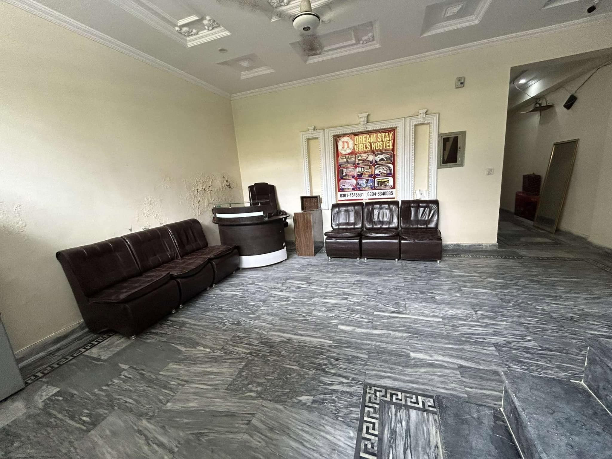 Dream Stay Girls Hostel (Al Hamra Town, Johar Town)