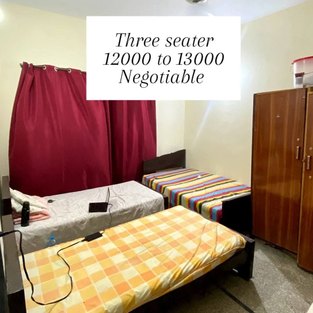 White Petal Girls Hostel (Akram Park, Gulberg III), photo 2