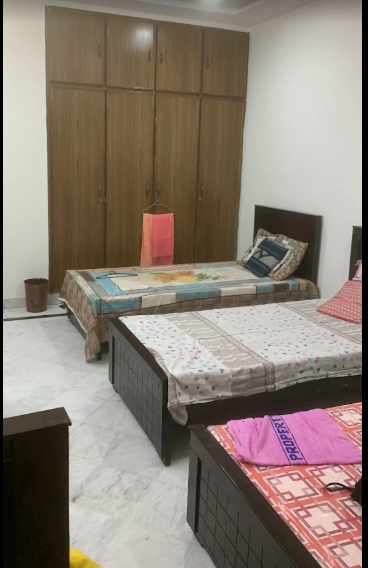 Girls Hostel I-8/2 (Service Rd)
