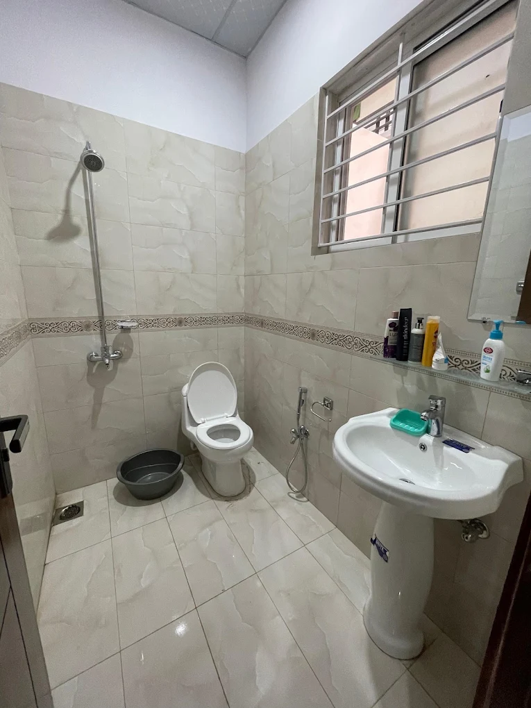Fatima Jinnah Girls Hostel E-11, photo 3