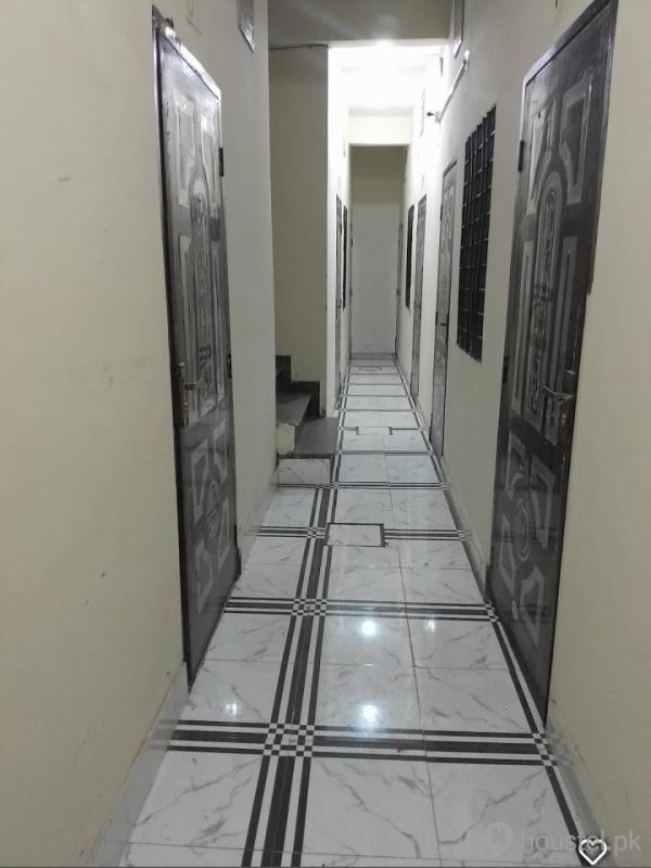 Kalsoom Saeed Girls Hostel (Old Anarkali)