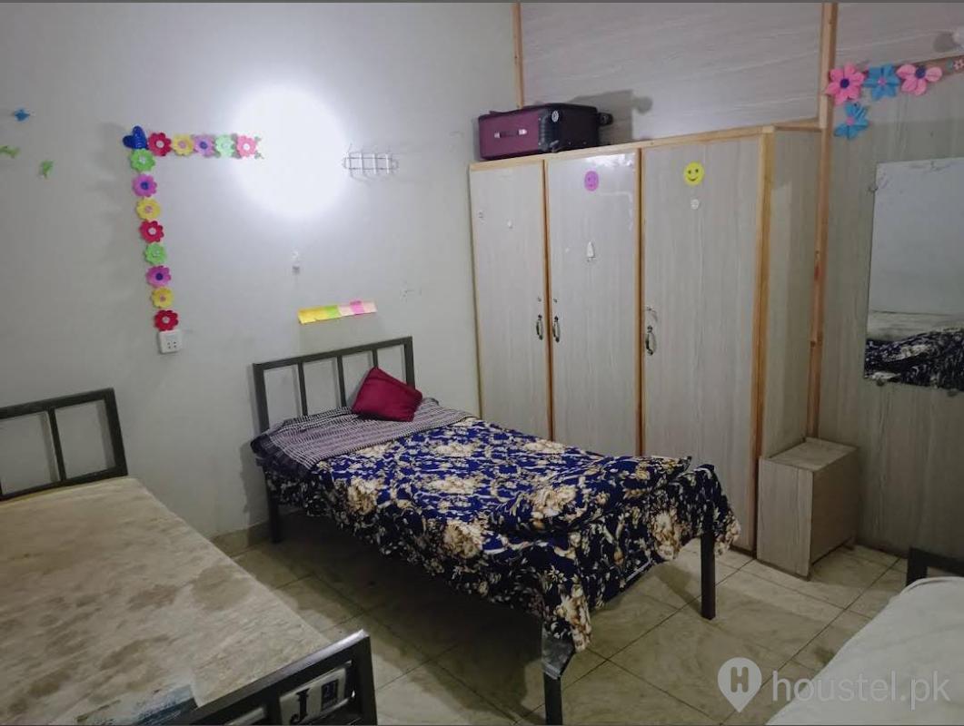 Noor Girls Hostel (Shershah Block, Garden Town)