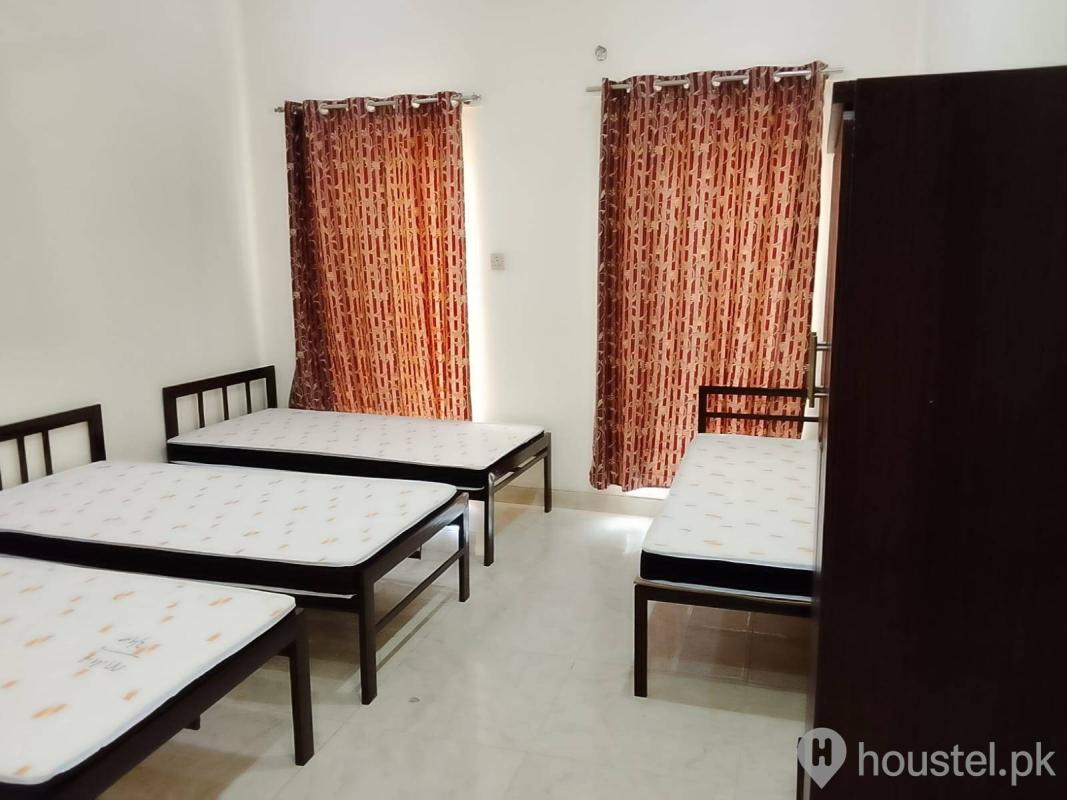 Sumaira Girls Hostel (LDA Avenue 1, near COMSATS), photo 2