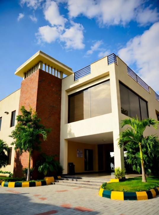 Mrs Haneef Girls Hostel (Lower Mall), photo 6