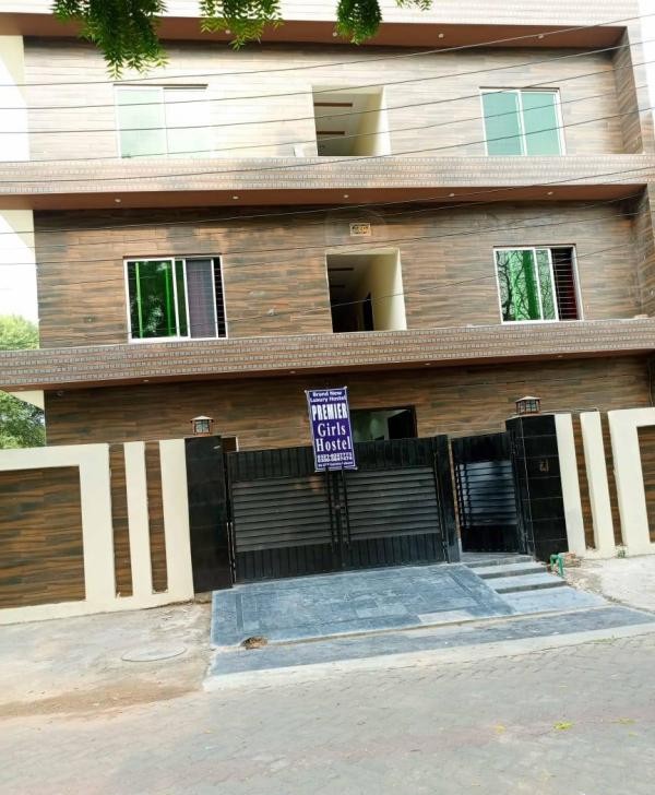 Premier Girls Hostel Near UCP (Johar Town)