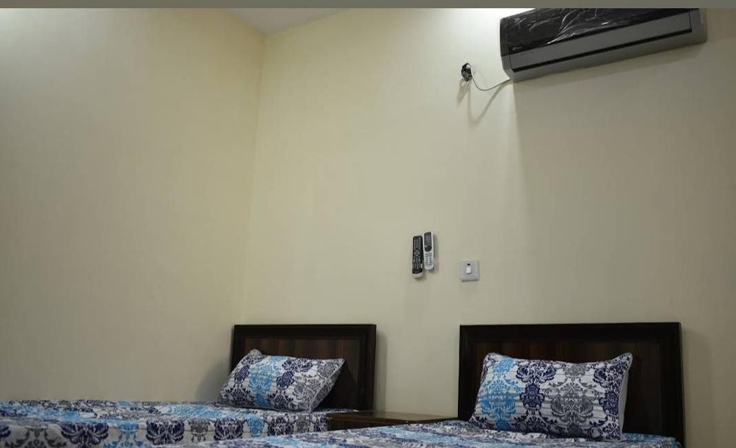 Saima Girls Hostel (Johar Town)