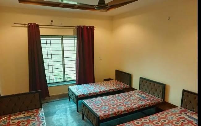 Premier Girls Hostel Near UCP (Johar Town), photo 5