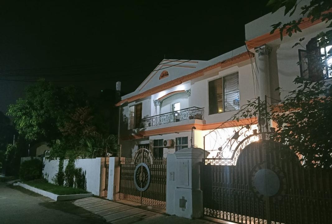 Royal Luxury Girls Hostel (Garden Town), photo 2