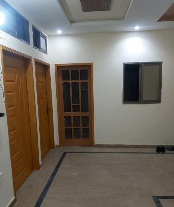 ONE TEN Girls Hostel (Johar Town)