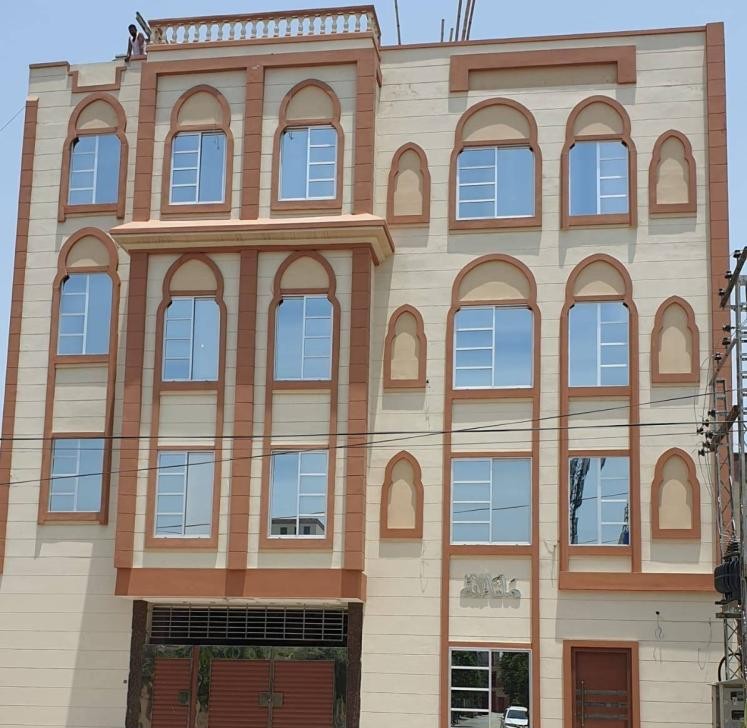 Ayesha Girls Hostel (Al Hamra Town)