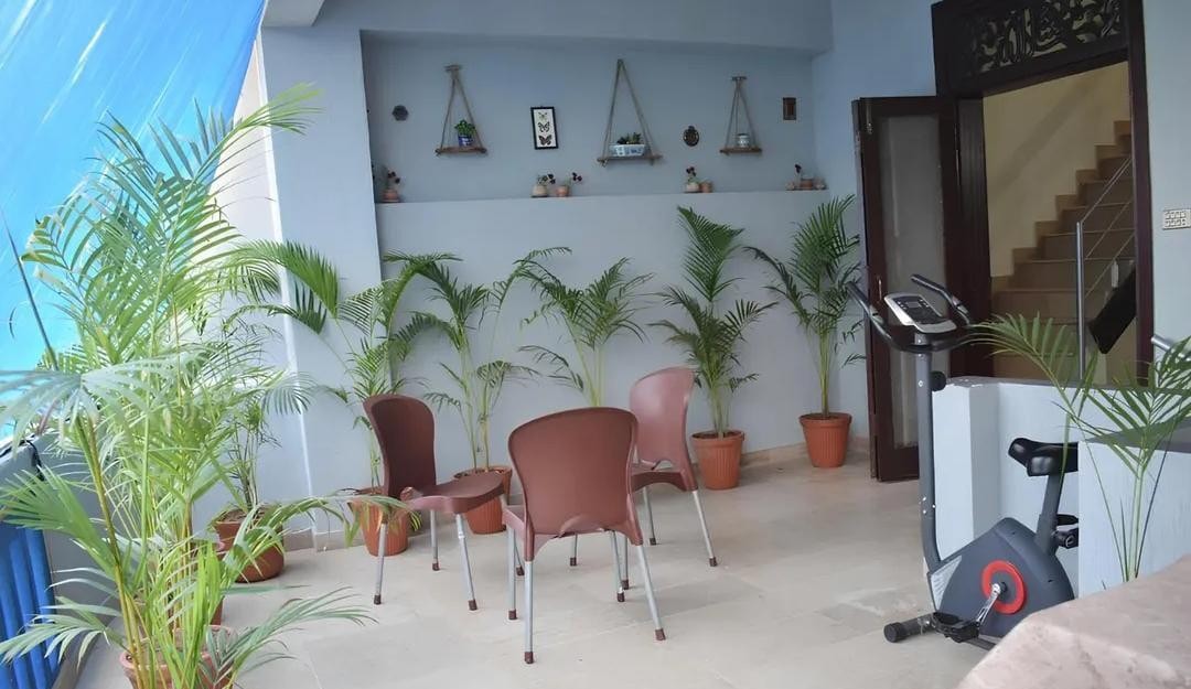 MOTHER’S HOME — Premium Girls' Hostel (G-13), photo 2