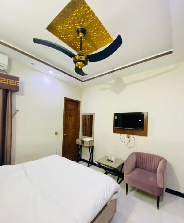 Nikis Girls Hostel (Township)