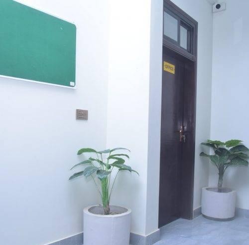 Mian Boys Hostel (Ali Town)