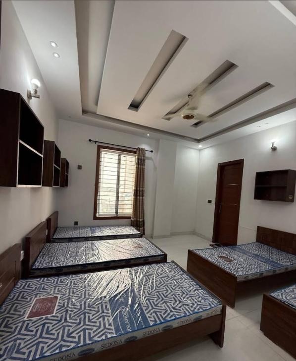 Six Star Girls' Hostel (Teen Talwar Clifton), photo 2